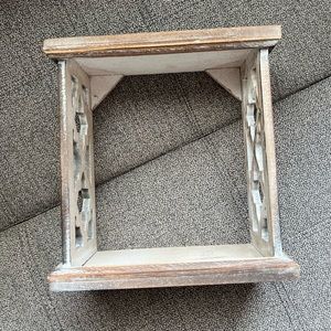 Decorative shelf or riser